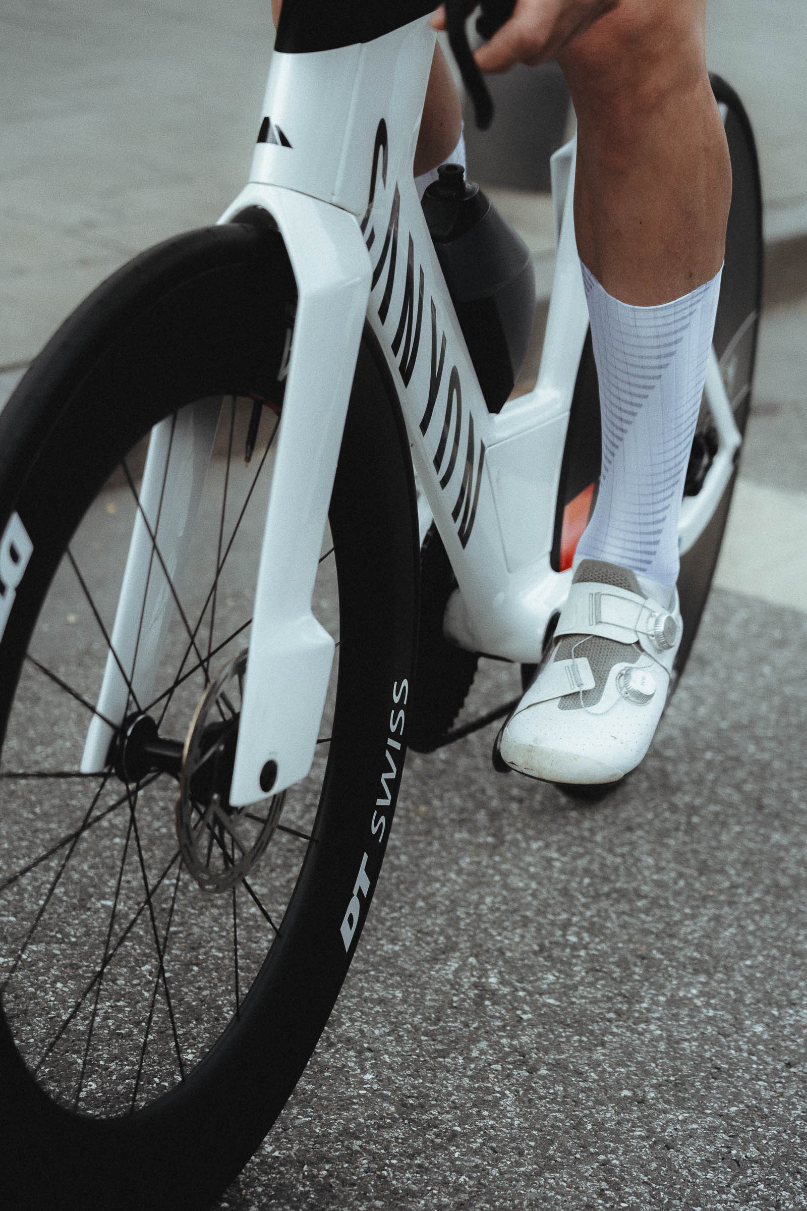INCYLENCE CYCLING AERO VELOCITY SILVER - Image 4