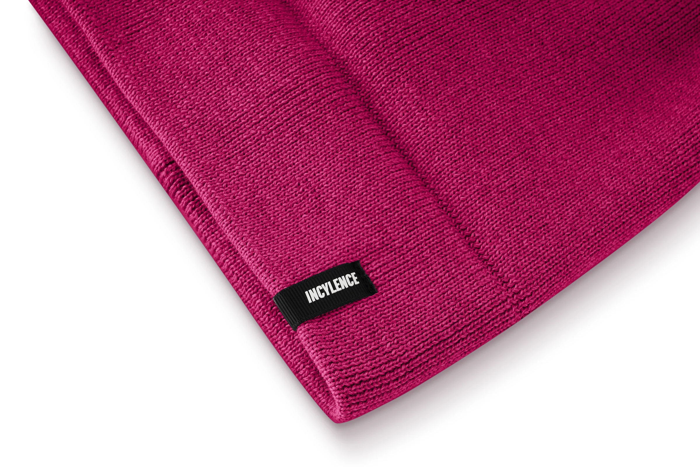 INCYLENCE MERINO BEANIE MAGENTA - Image 5